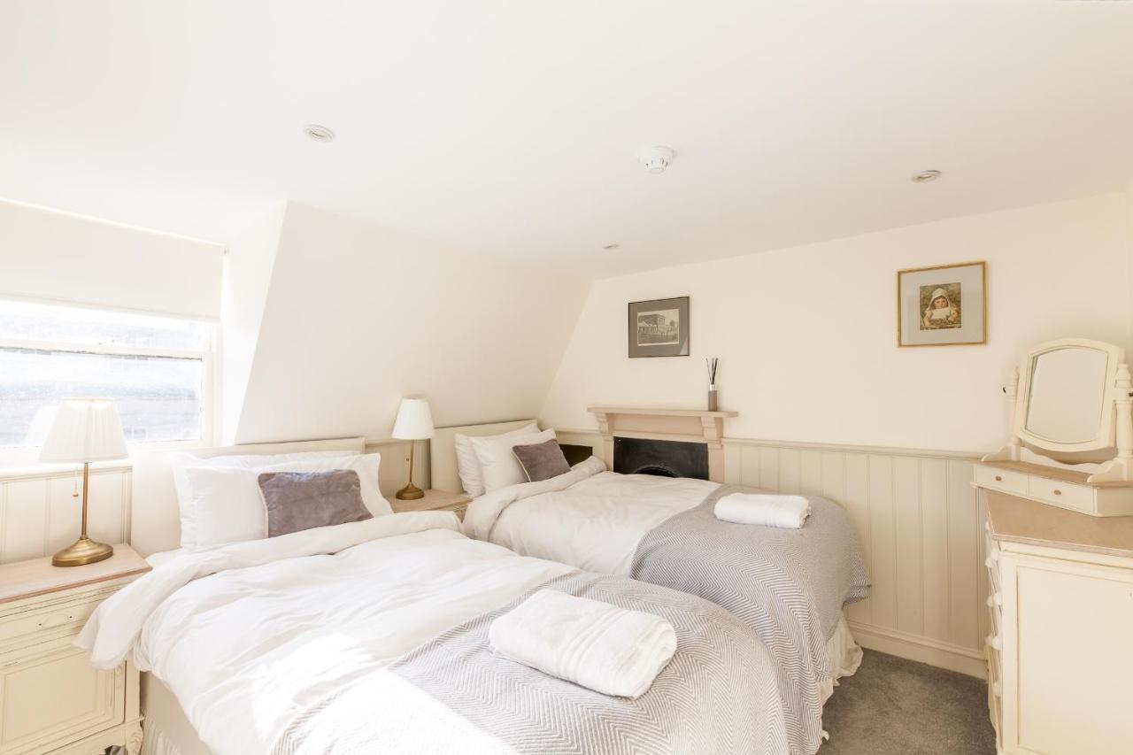 City Centre Stunning House-Roman Baths - 3Min Walk - 4 Bedrooms Extérieur photo