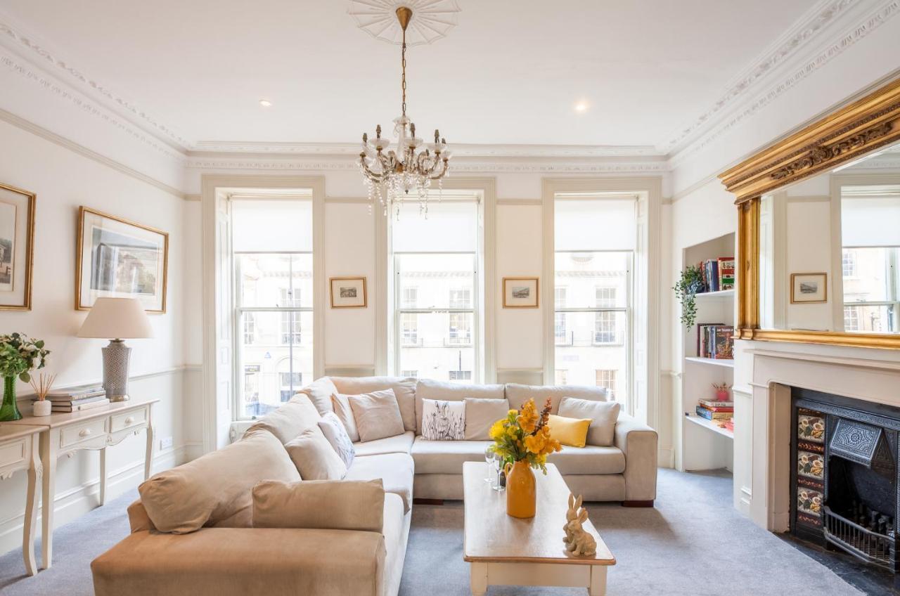 City Centre Stunning House-Roman Baths - 3Min Walk - 4 Bedrooms Extérieur photo