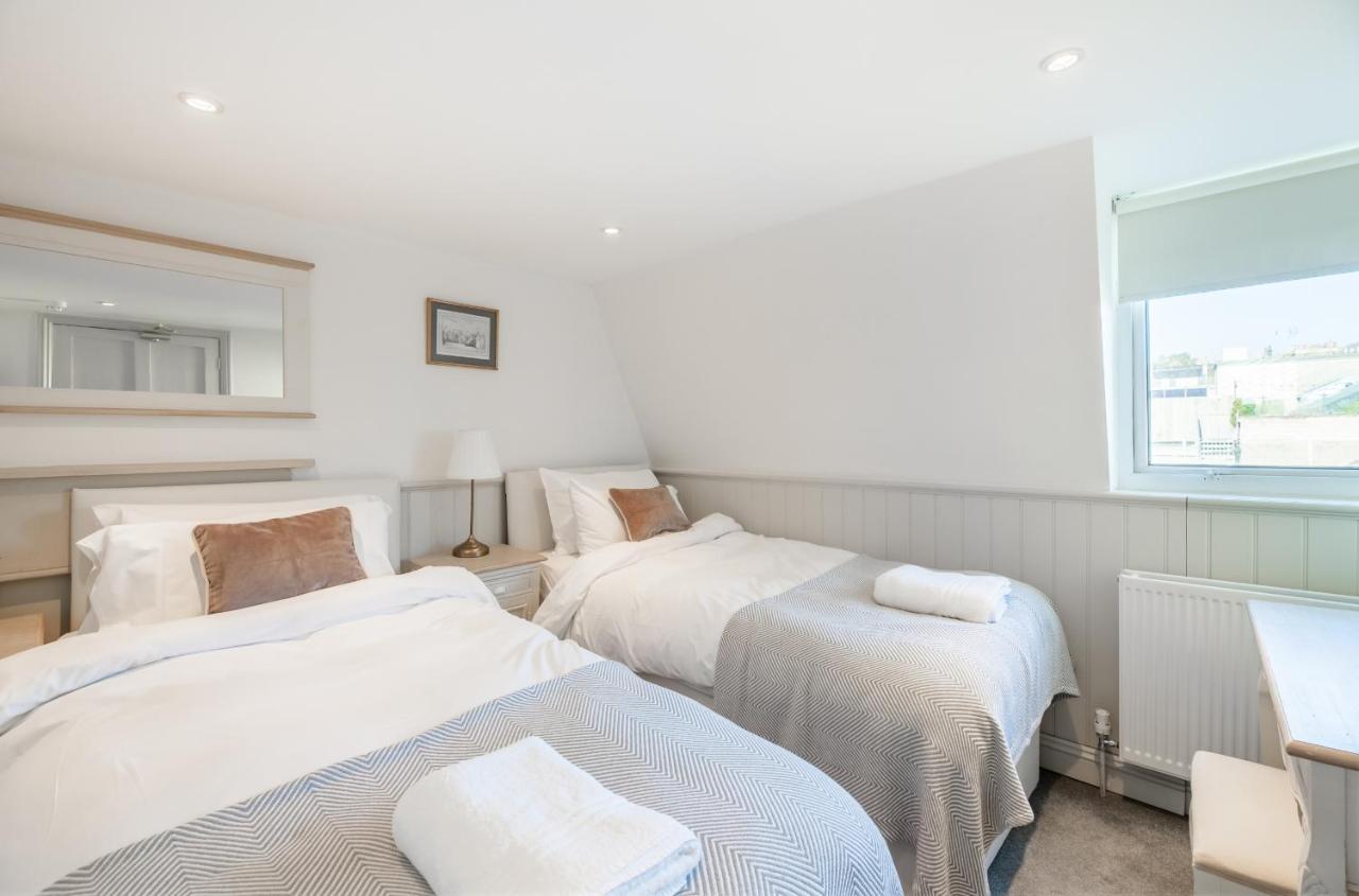 City Centre Stunning House-Roman Baths - 3Min Walk - 4 Bedrooms Extérieur photo